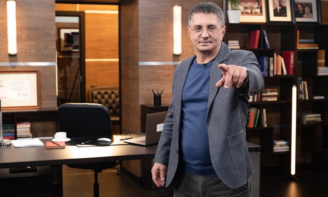 Доктор Мясников о работе стоя и роли движения в жизни человека