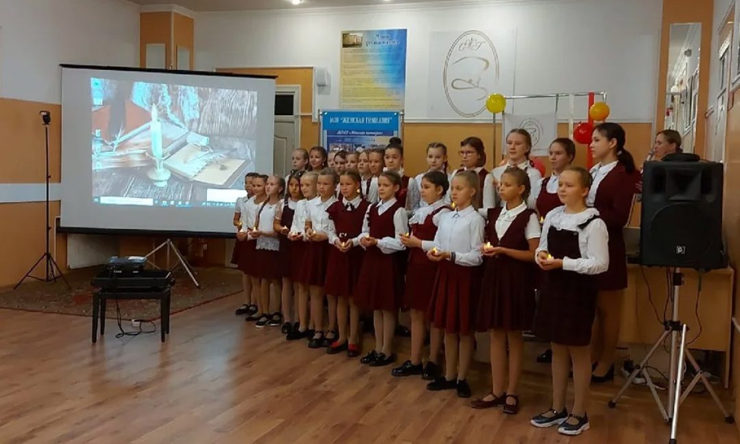 Гимназистки: грациозные и стройные